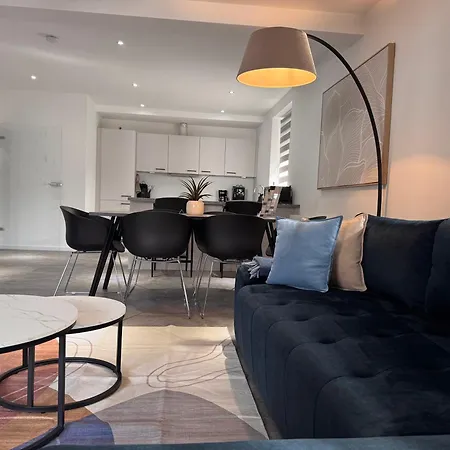 Grosse - 5 Betten - Balkon - 2 Baeder - Parkplatz 아파트 볼프스부르크