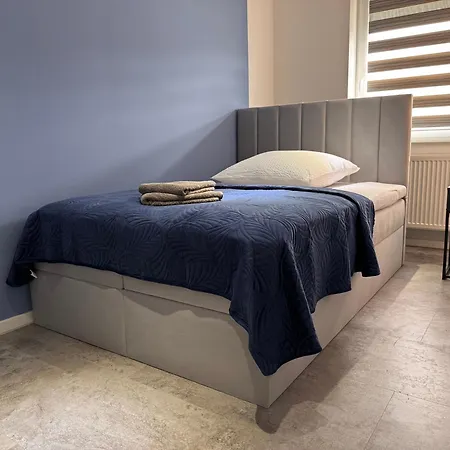 Grosse - 5 Betten - Balkon - 2 Baeder - Parkplatz Appartamento *