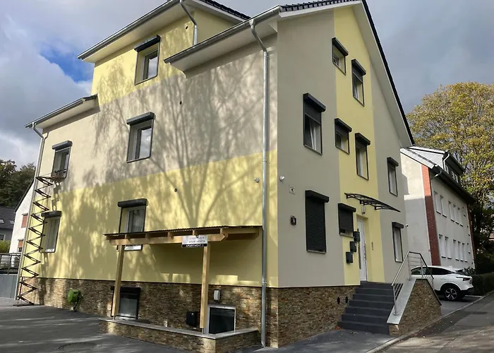 Grosse - 5 Betten - Balkon - 2 Baeder - Parkplatz * Wolfsburg