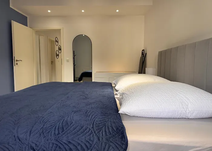 Grosse - 5 Betten - Balkon - 2 Baeder - Parkplatz *