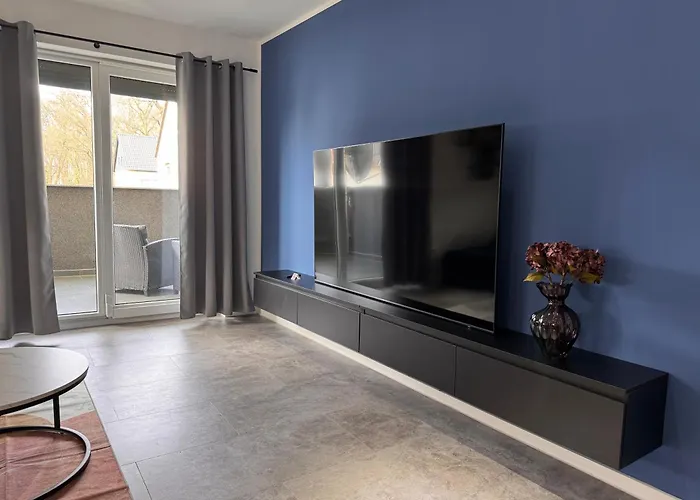 Grosse - 5 Betten - Balkon - 2 Baeder - Parkplatz Apartman